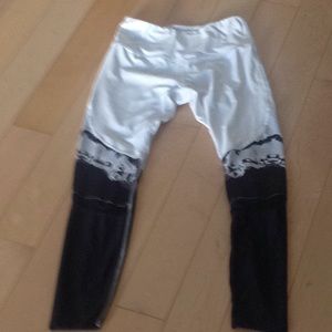 Small workout pants with mesh